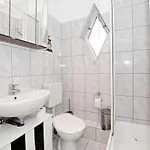 Doberaner Strasse 15 02 Διαμέρισμα *