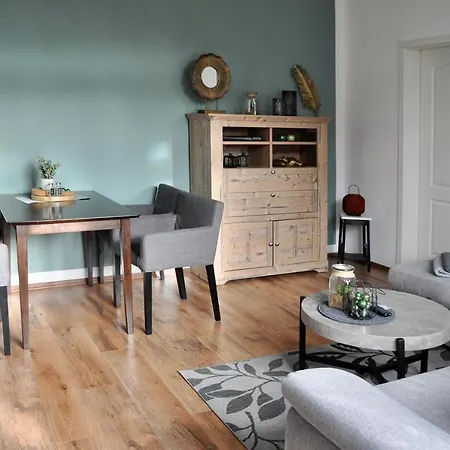 Doberaner Strasse 15 02 Daire